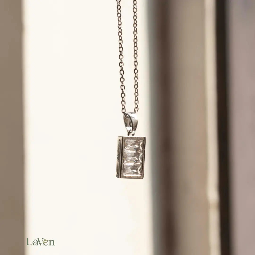 Minimalist Rectangle Pendant LAVEN JEWELLERY