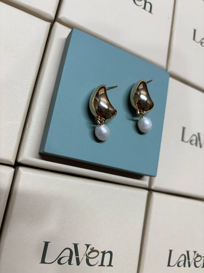 Pearl Arc Drops